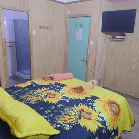 Hostal Y Residencial El Mundial Puerto Natales Extérieur photo