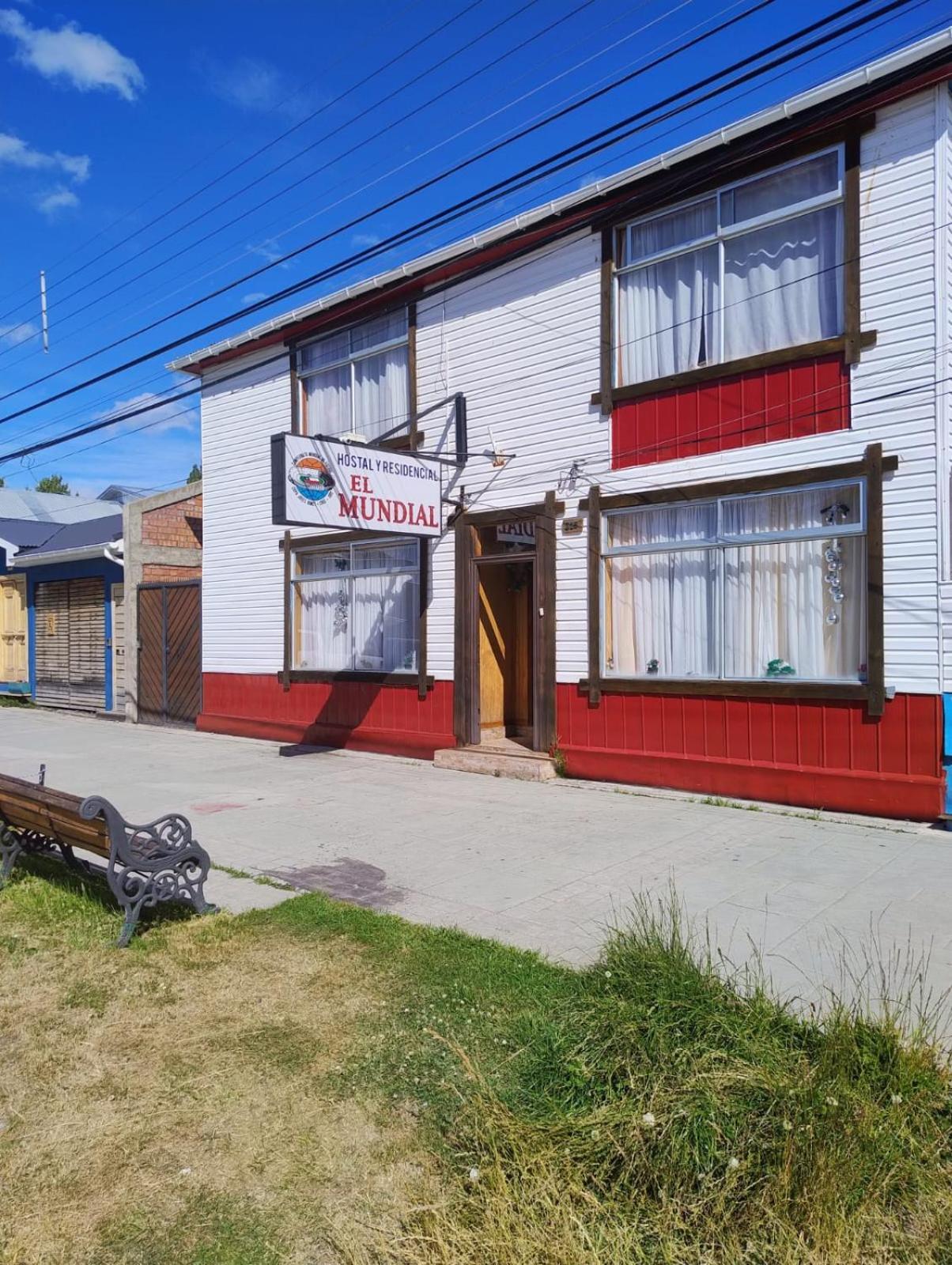 Hostal Y Residencial El Mundial Puerto Natales Extérieur photo